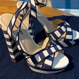 Platform 4 inch heels (Navy Blue & White)